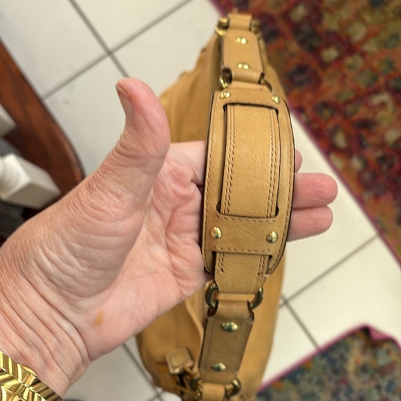 Coach  Madison convertible, shoulder bag  leather  tan  pleated goldtone HW  EUC - Picture 10 of 17